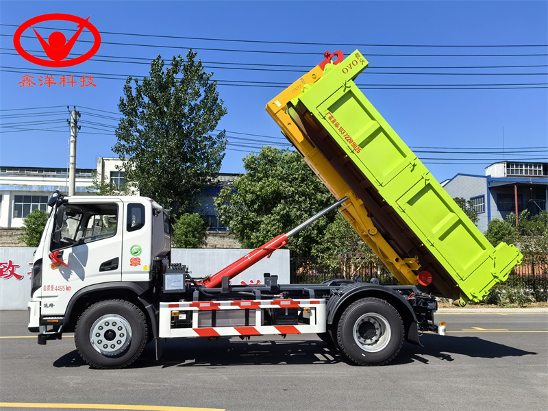 18噸大運勾臂垃圾車（帶營運）