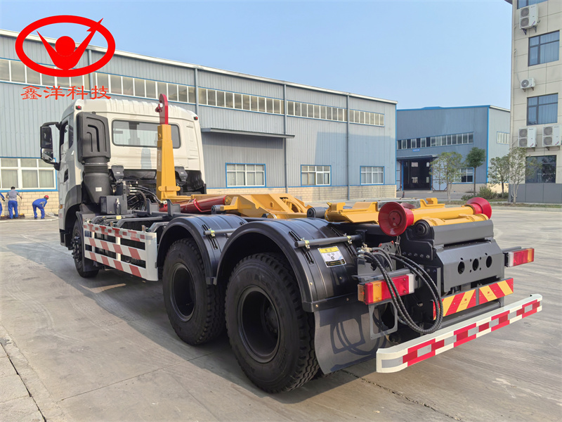 25噸東風(fēng)天龍勾臂垃圾車(chē)