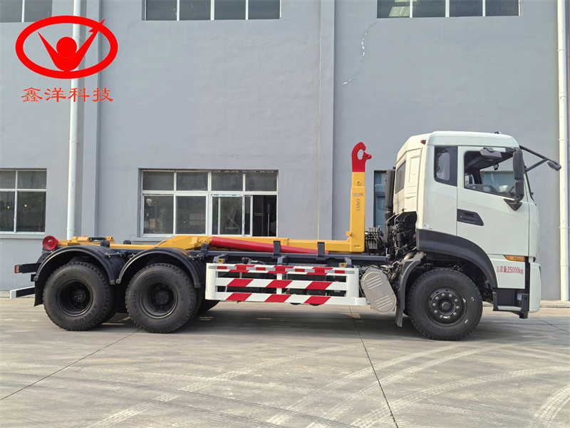 25噸東風(fēng)天龍勾臂垃圾車(chē)