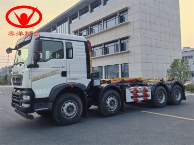 31噸重汽豪沃前四后八自卸垃圾車